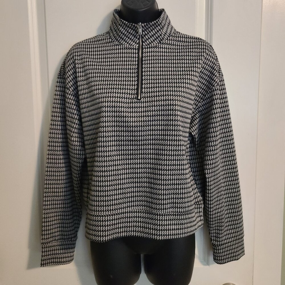 One by Chapter One Houndstooth Pullover